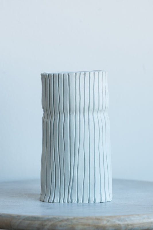 alto groovy porcelain vase